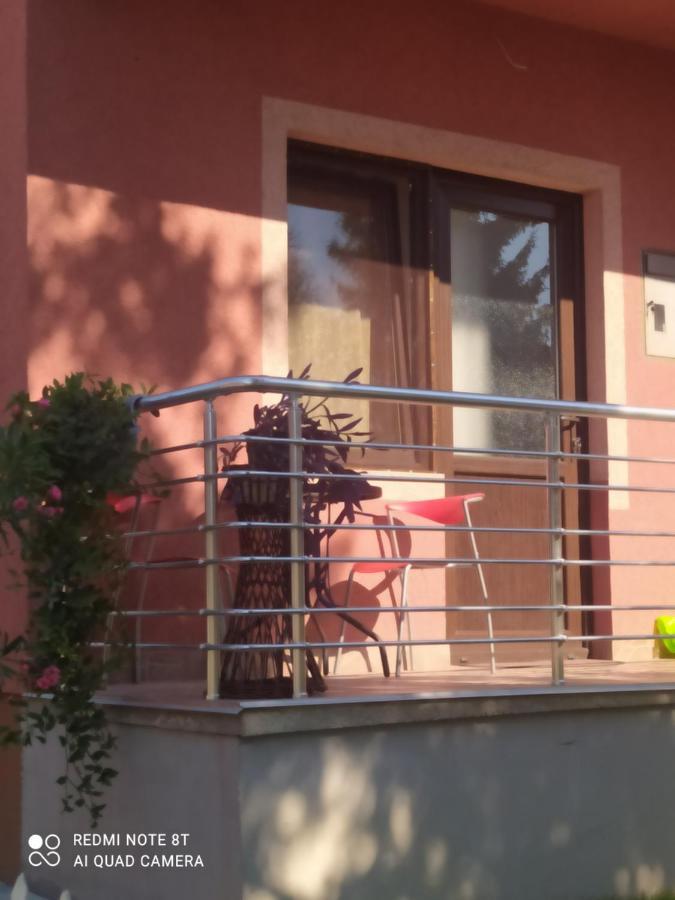 Studio 2 Golubac Luaran gambar