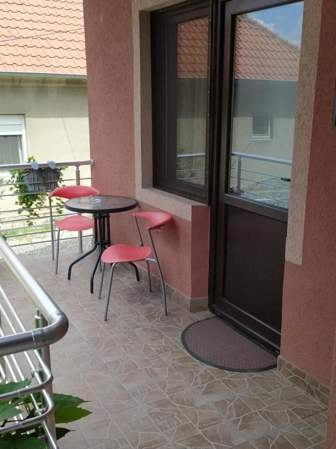 Studio 2 Golubac Luaran gambar