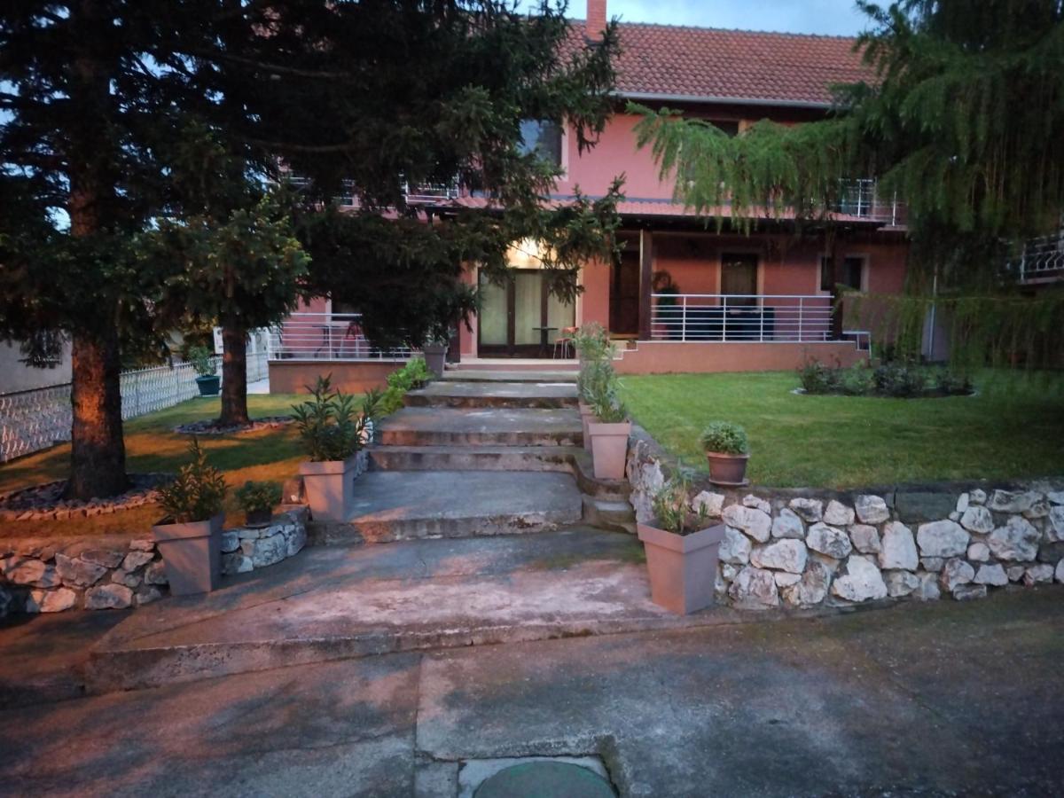 Studio 2 Golubac Luaran gambar
